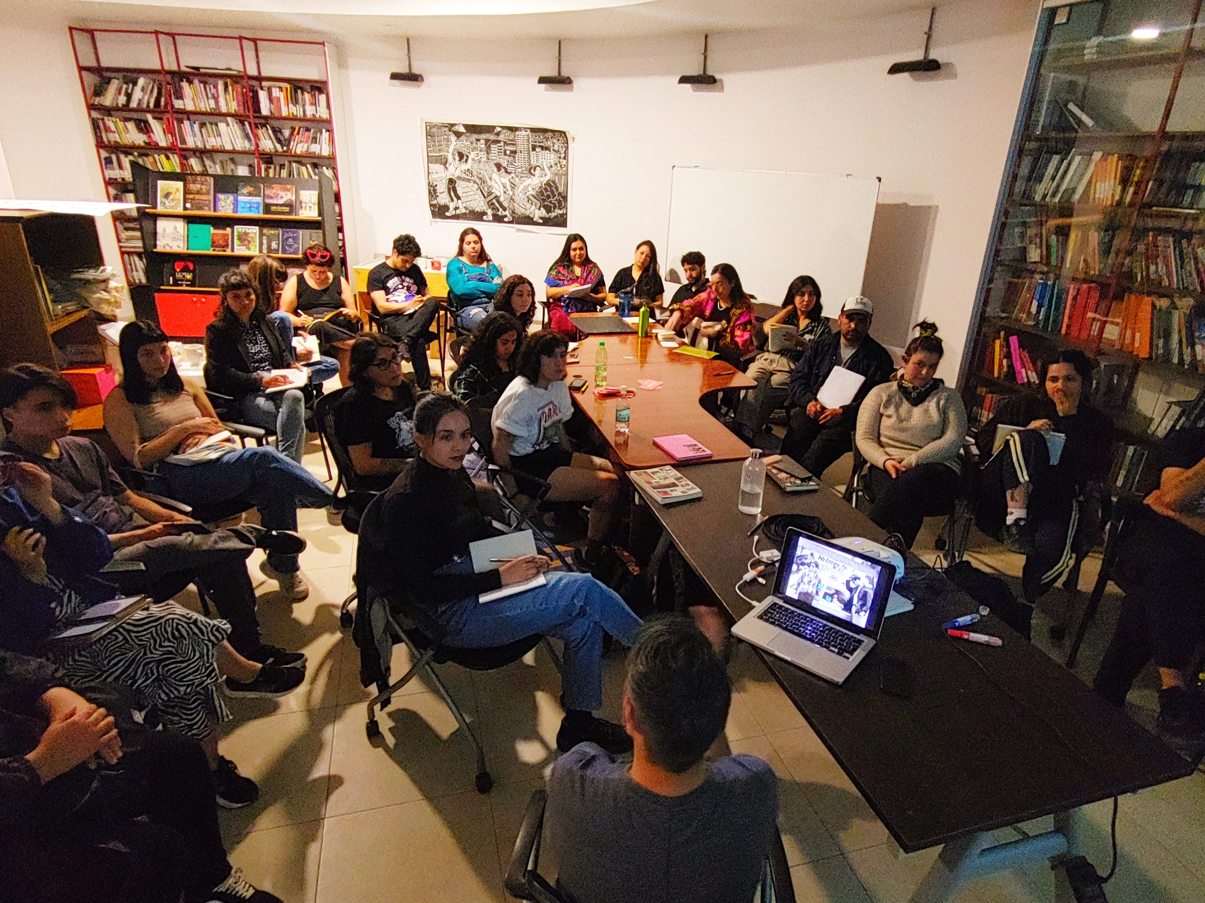 Centro de Extensión desarrolla taller que cruza Literatura y Fotografía